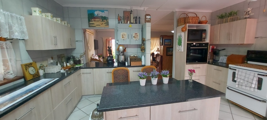 3 Bedroom Property for Sale in Albertinia Western Cape